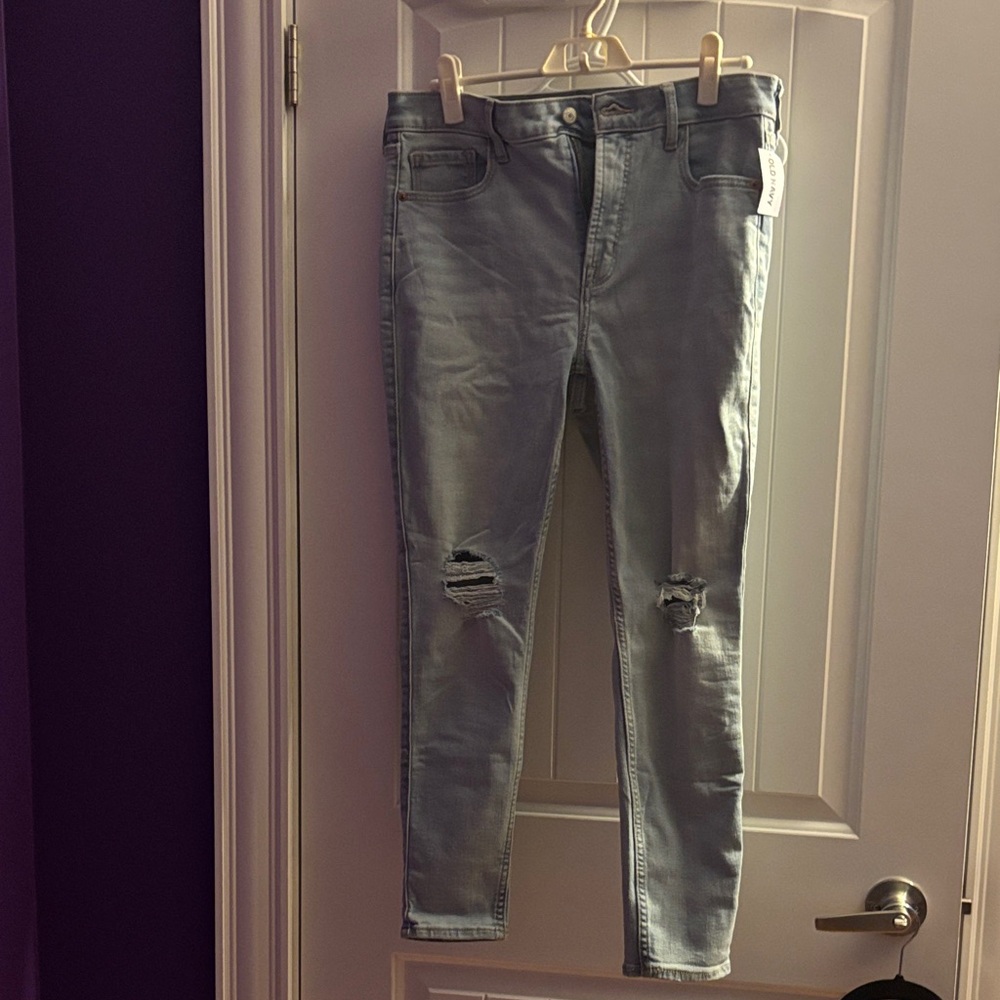 Old Navy Light Blue Cropped Jeans